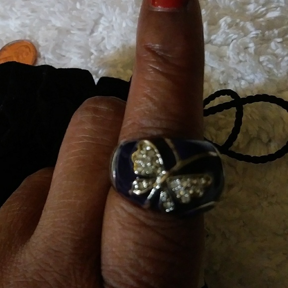 Gorgeous Gold Tone Purple Enamel Ring - Picture 6 of 7